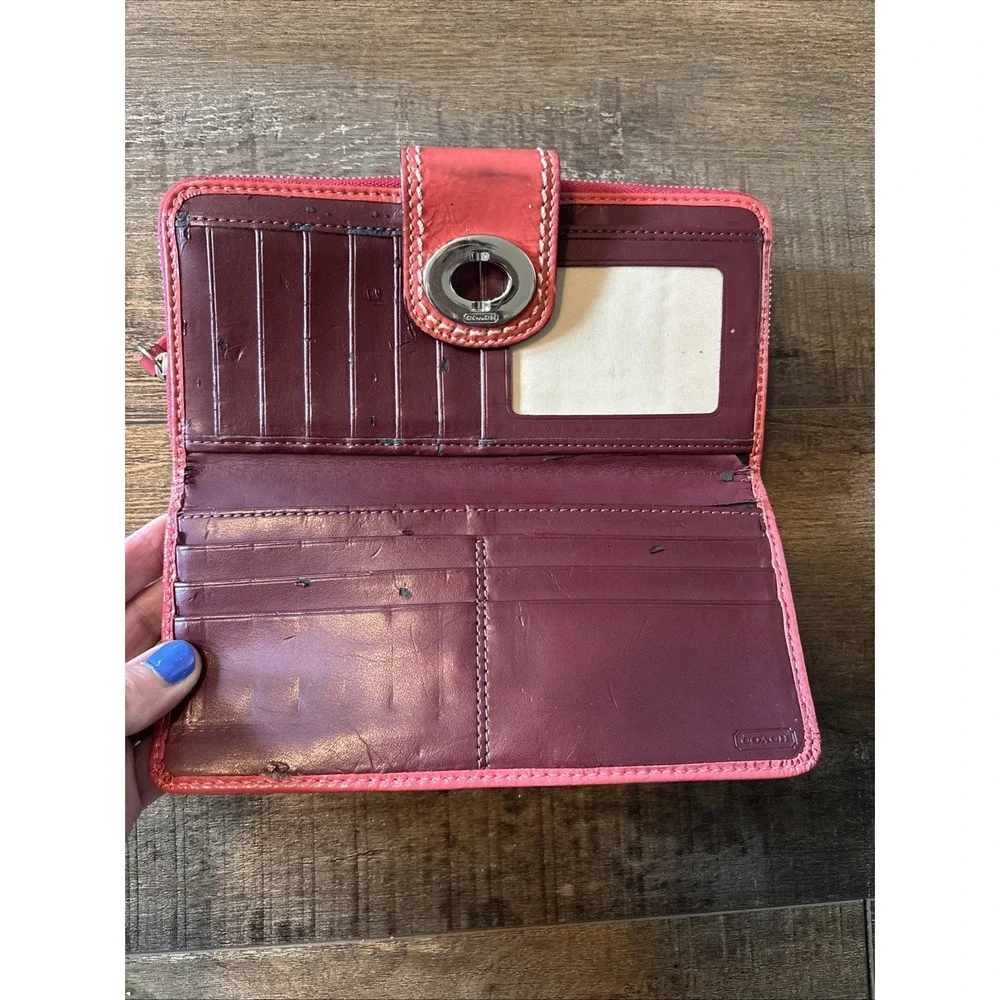Coach Signature Embossed Pink Patent Leathre Turnlock Credit Card Long Wallet